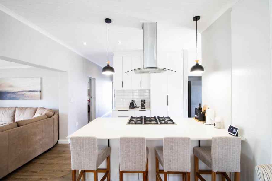 3 Bedroom Property for Sale in Sandbaai Western Cape